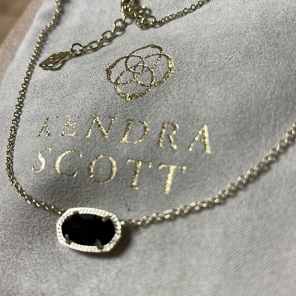 Kendra Scott Jewelry - KENDRA Scott Elisa Pendant Necklace Black Stone Gold Necklace